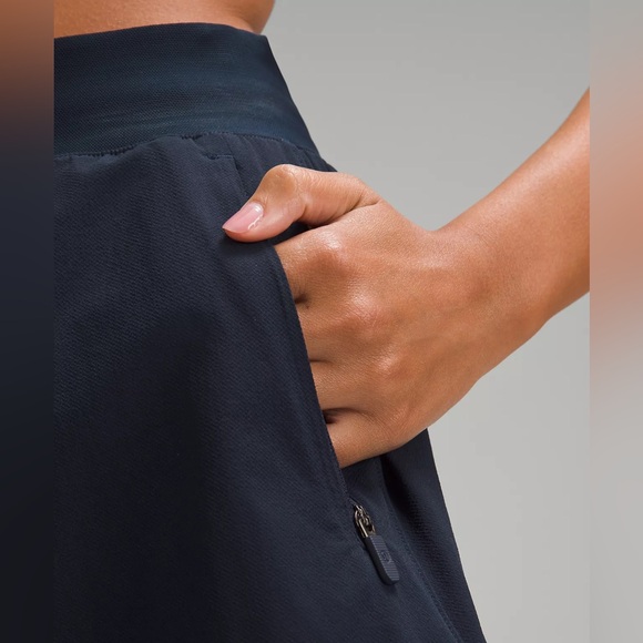 Lululemon License to Train High Rise Short 4” size 4 - Picture 4 of 8